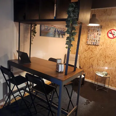 D&s Hostel